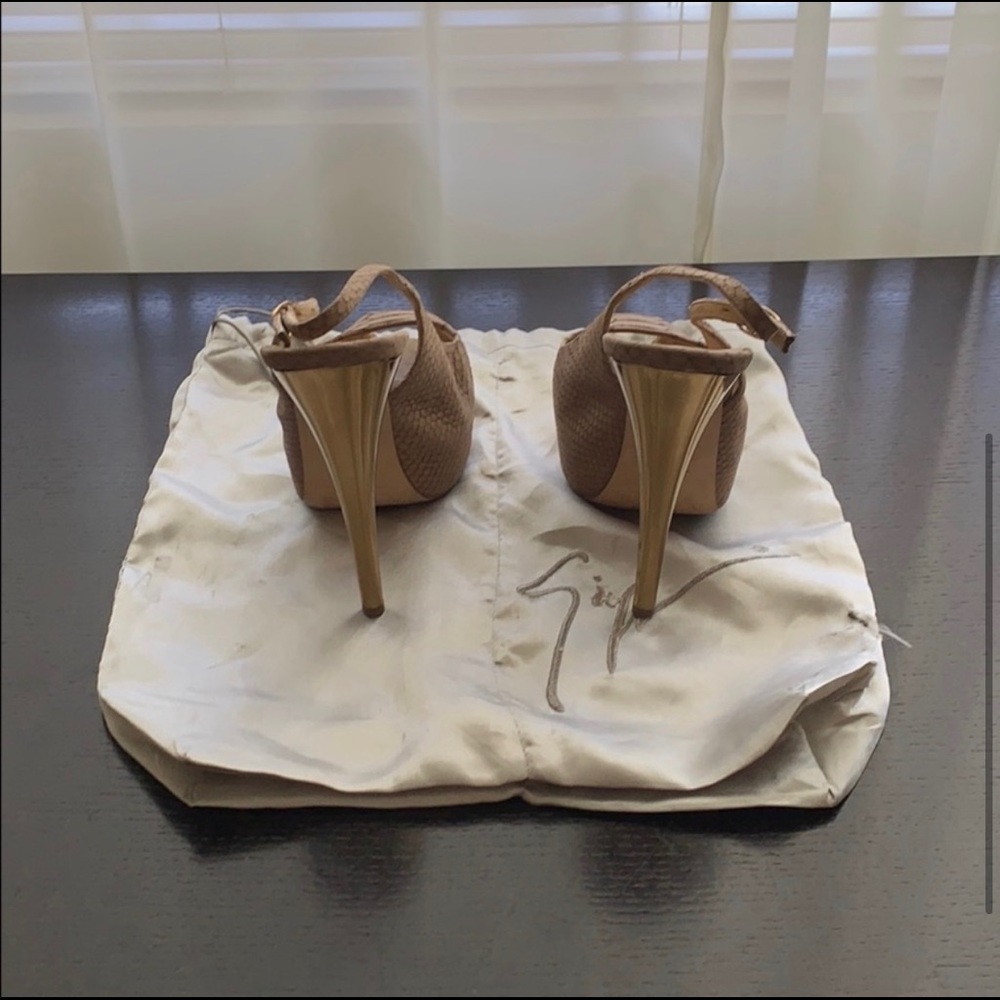Giuseppe Zanotti cream suede heels. - Picture 4 of 5